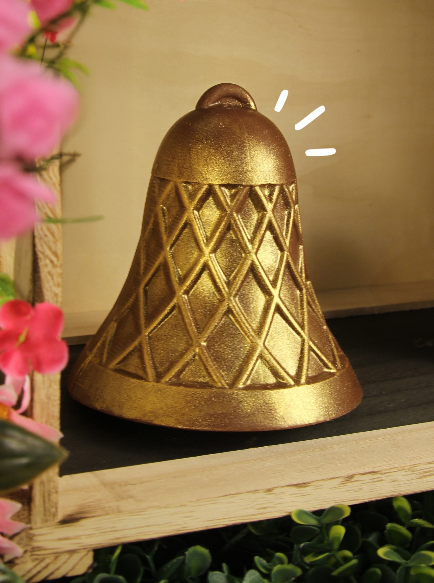 Cloche en chocolat doré